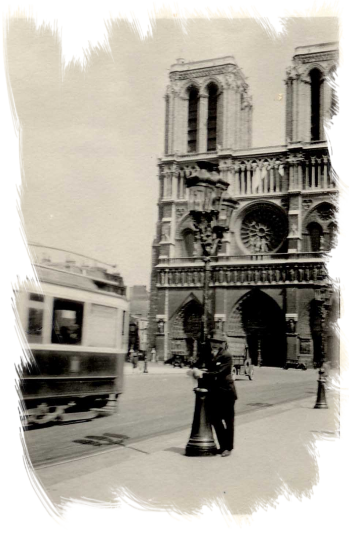 Un tram à Notre-Dame