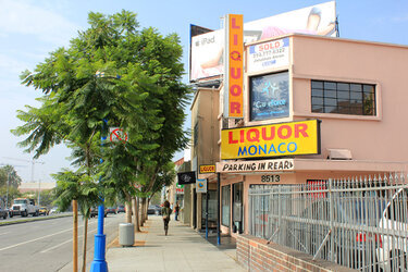 Au croisement de Santa Monica Boulevard et La Cienega Boulevard, le fournisseur attitré... 